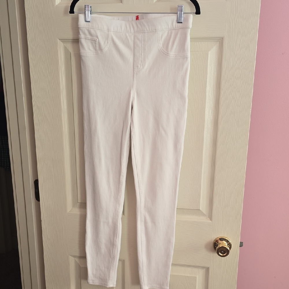 SPANX White Apparel with‎ Red Accent
